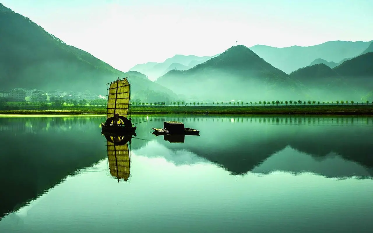 绿色精密节能